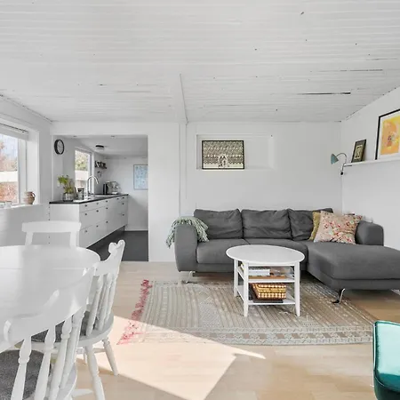 3 Bedroom Nice In *